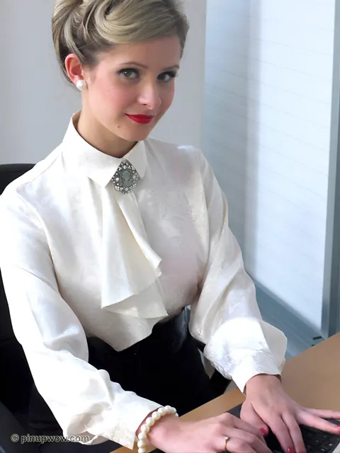 Elle Richie: Busty Blonde Secretary Strips Out of Her Lingerie and Stockings in the Office – photo 1 of 17
