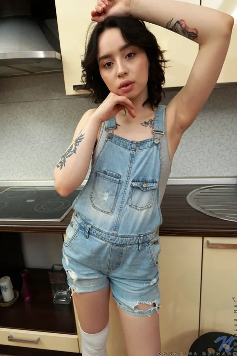 Korolina Beiman: Petite Brunette in Jeans Pulls Denim Aside – photo 1 of 21