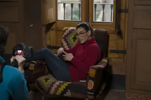 Alexa Tomas: Brunette Latina in Jeans and Glasses Kisses and Fucks Her Partners – photo 5 of 20
