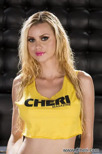 Jessie Rogers – Latina Blonde in Stockings Spreads Her Shaved Pussy and Shows Her Big Tits