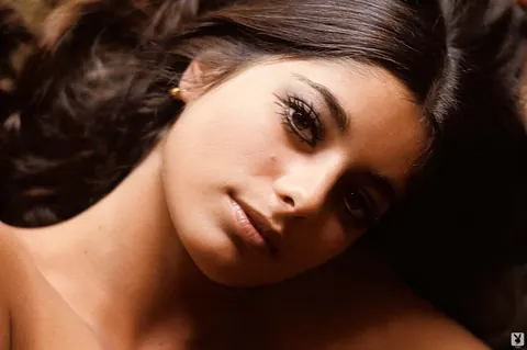 Jennifer Liano: Brunette Model Flaunts Her Natural Tits – photo 2 of 16