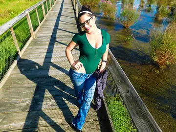 Sammi Starfish – Brunette MILF Poses in Jeans Showing Her Big Natural Tits