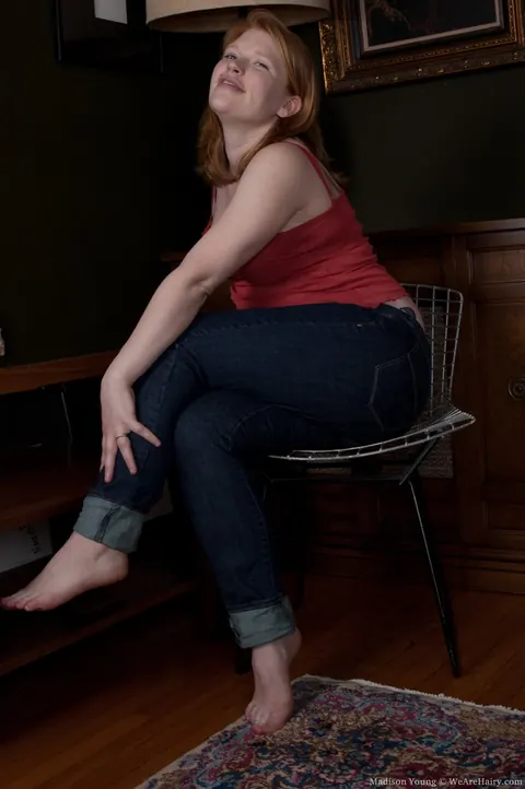 Thick Redhead Pulls Down Her Jeans and Shows Her Hairy Pussy – photo 2 of 21