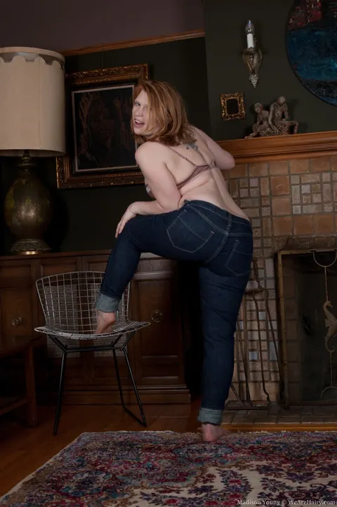 Thick Redhead Pulls Down Her Jeans and Shows Her Hairy Pussy – photo 5 of 21