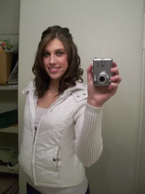 Tiffany Thompson: Curly Brunette in Yoga Pants Poses for Mirror Selfies – photo 20 of 20