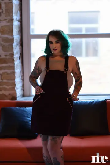 Galda Lou – Brunette PAWG Spreads in a Skirt and Panties