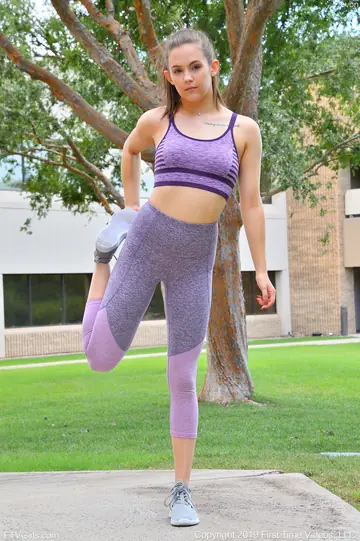 Devon Green – Brunette Strips Out of Her Yoga Pants and Masturbates at the Gym