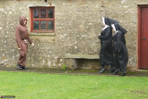 Speedy Bee & Claire Knight: Two British MILF Nuns Share a Friar Outdoors – photo 1 of 20