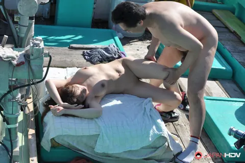 Arisa Suzuki & Miki Uemura: Japanese Brunette Gives a Blowjob on a Boat – photo 13 of 20