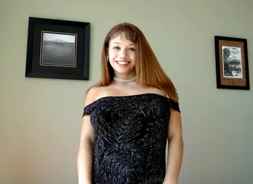 Destiny Summers – Curvy Latina with Big Tits Shows Off Her Shaved Pussy