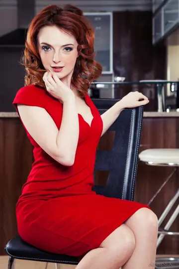 Lola Gatsby – Skinny Redhead Gives a Blowjob Before Sex and Spreads Her Pussy