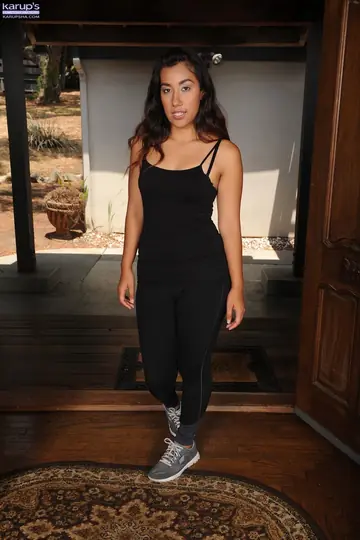Luzbel Bugatti – Latina in Lingerie and Yoga Pants Spreads for Anal