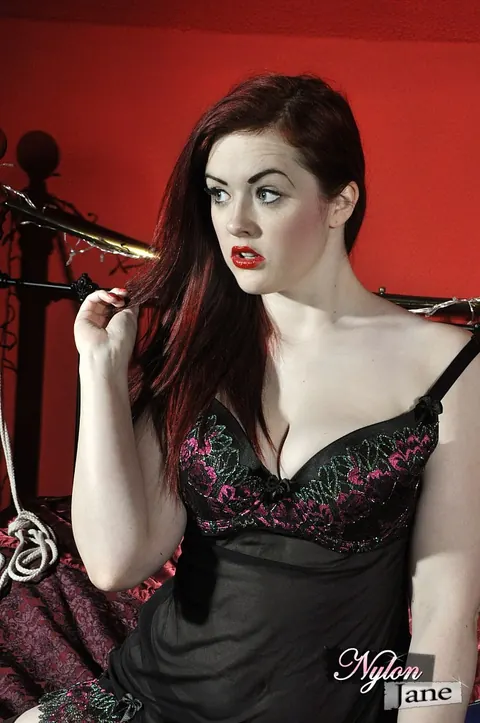 Jaye Rose: Thick Redhead Spreads Her Shaved Pussy in Lingerie – photo 2 of 15