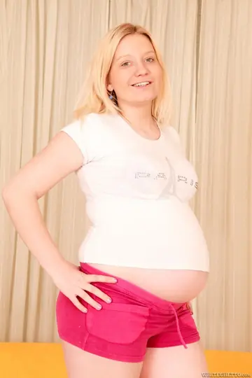 Jessica Hard – Pregnant Blonde in Shorts and High Heels Sucks Cock Before Anal Doggy