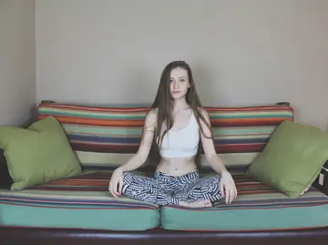 Emily Bloom – Skinny Brunette Spreads Her Legs and Shows Her Pussy Nude