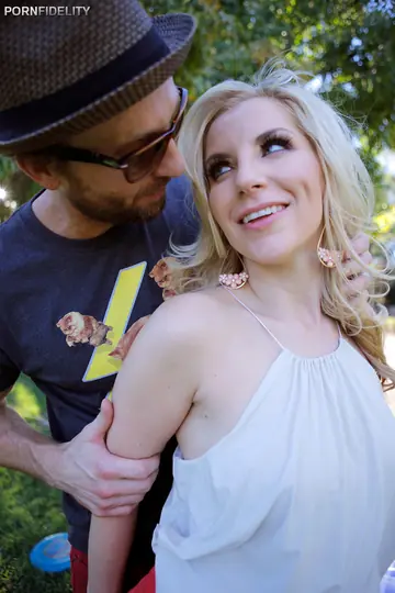 Ashley Fires – Blonde MILF Takes Anal Doggy Style Outdoors