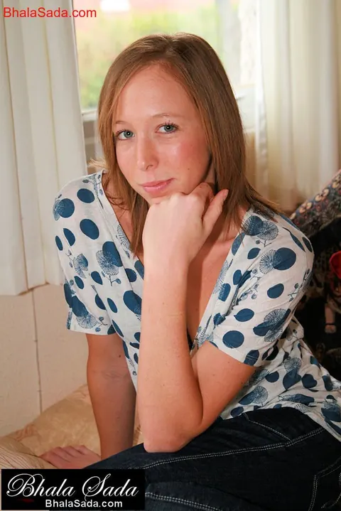 Redhead Poses in Jeans for a Clothed Tease – photo 7 of 15