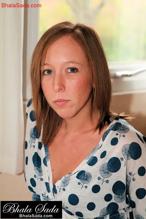 Redhead Poses in Jeans for a Clothed Tease – photo 15 of 15