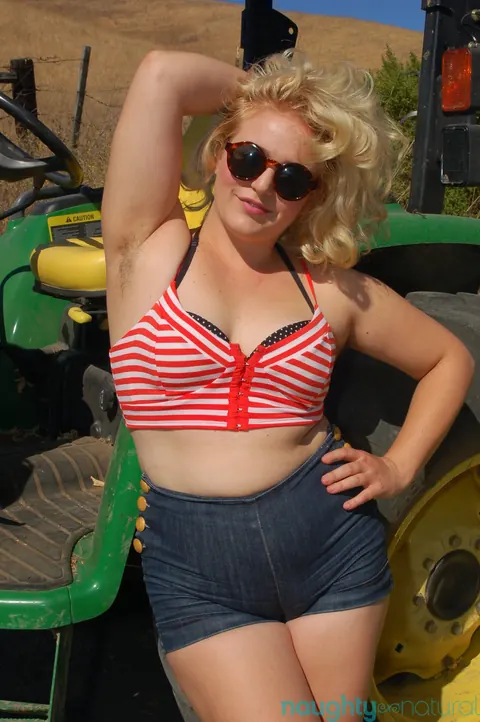 Poppy Cox: Blonde BBW Strips Out of Her Bikini on a Tractor – photo 1 of 21