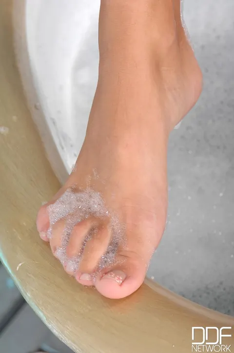 Sasha Hall: Blonde Russians in Lingerie Strip for Bathtub Lesbian Play with Feet – photo 10 of 21