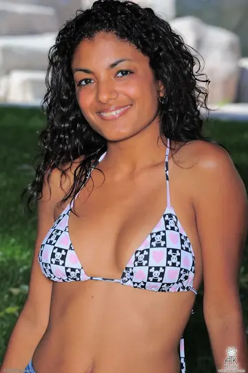Neela Sky – Petite Indian Brunette Spreads Her Hairy Pussy Outdoors