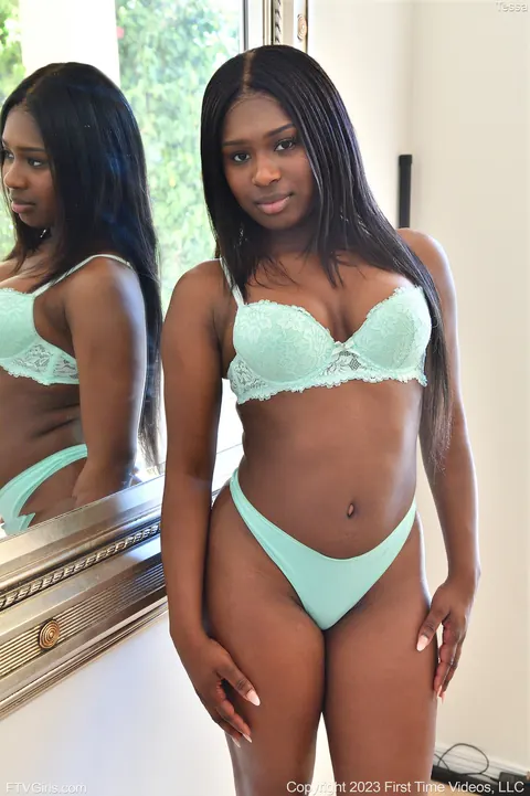 Ebony Babe Strips and Masturbates Before a Mirror – photo 2 of 20