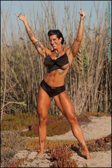 Tara Rickett – Tattooed Brunette Bodybuilder Strips Out of Her Bikini Outdoors