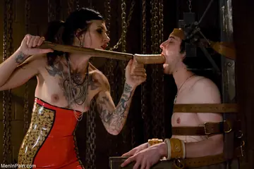 Simone Kross – Tattooed Brunette in Latex Gives Femdom Blowjob and Fucks Bound Partner