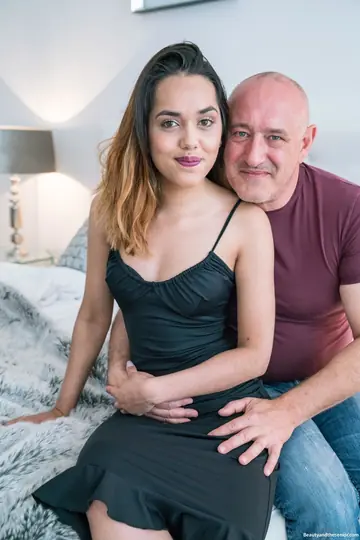 Esperanza Del Horno – Brunette Dutch Latina Gets Fucked Doggy Style and Takes a Cumshot