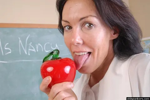 Nancy Vee: Brunette MILF Strips Naked and Shows Her Tattoo – photo 3 of 16