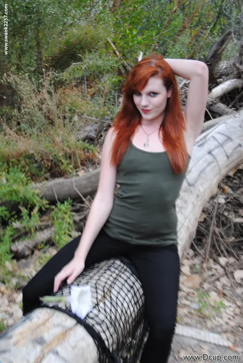 Felicia Davies: Thick European Redhead Undresses and Poses Nude in the Forest – photo 3 of 21