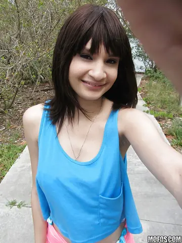 Jessi Grey – Latina in a Bikini and Glasses Shows Her Tits Outdoors