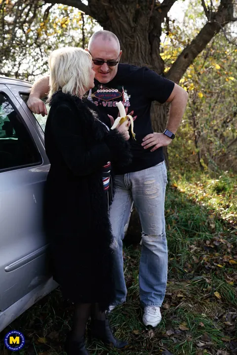 Amy Goodhead: Busty Blonde MILF Gets Fucked Doggy Style Outdoors – photo 2 of 21