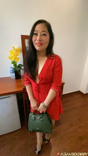 Petite Thai MILF Undresses for POV Sex and a Facial