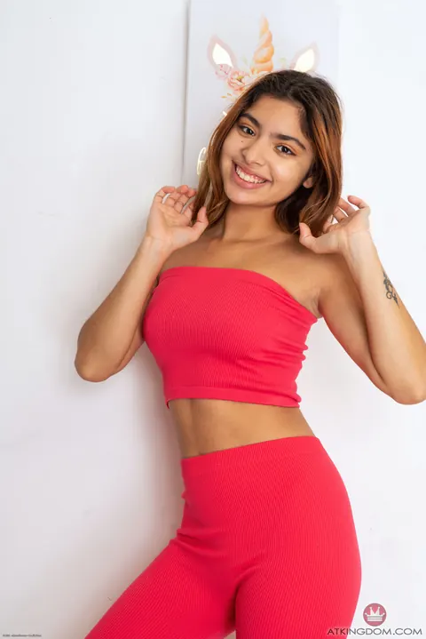 Hazel Heart: Petite Latina Redhead Undresses and Spreads Her Legs Wide – photo 3 of 21