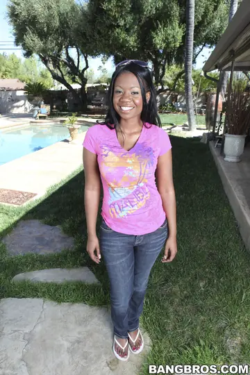 Jessica Grabbit – Thick Ebony Brunette Takes Interracial Anal Outdoors in Jeans