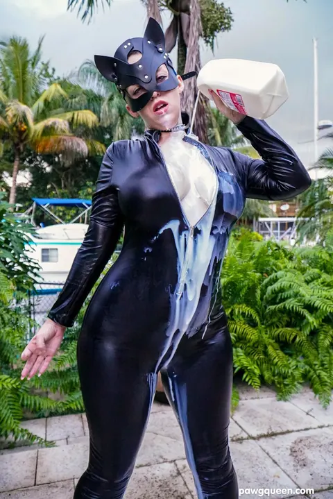 Ryan Smiles: Thick Brunette in Latex Poses Outdoors – photo 10 of 21