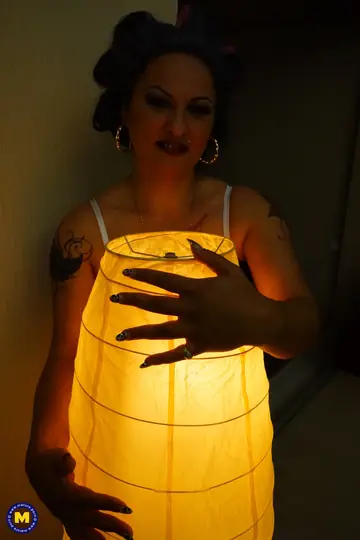 Mature Curvy Housewife Fingers Her Ass and Squirts