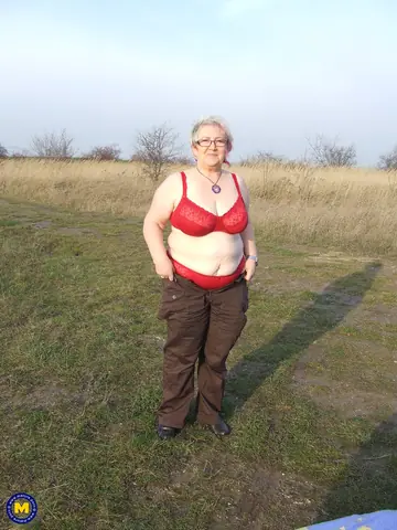 BBW in Lingerie and Glasses Masturbates Outdoors