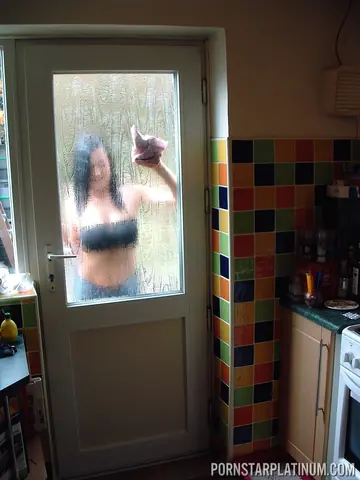CHANTELLE FOX – Tall Brunette MILF Sucks and Fucks in Jeans and Shorts