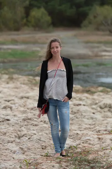 Mika A – Thick Brunette Strips Out of Her Jeans on the Beach