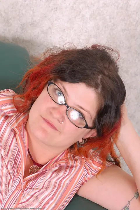 BBW with Glasses Shows Her Hairy Pussy – photo 5 of 21