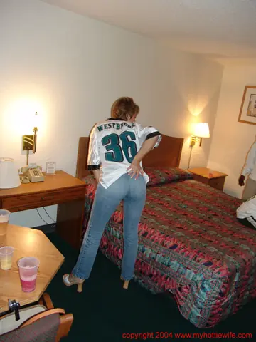 Tracy Lick – Tall Mature Blonde in Jeans Sucks BBC in Interracial Threesome