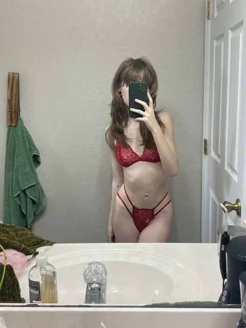 Petite Tattooed Babe Flaunts Her Big Ass in Lingerie Bathroom Selfie – photo 10 of 13
