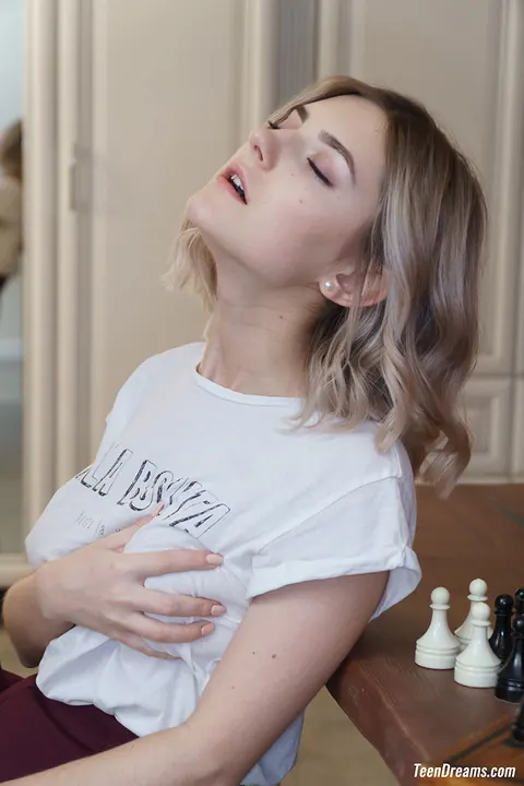 Eva Elfie: Slim Blonde with Big Natural Tits Strips After Chess – photo 3 of 18