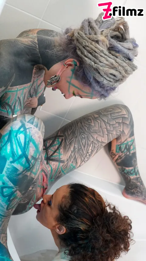 Anuskatzz: Two Tattooed Brunettes Fist and Lick in the Bathroom – photo 13 of 16