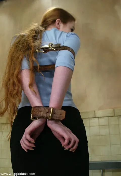 Nicole Scott: Redhead MILF Nurse in Glasses Gets Bound, Fingered and Licked – photo 10 of 20