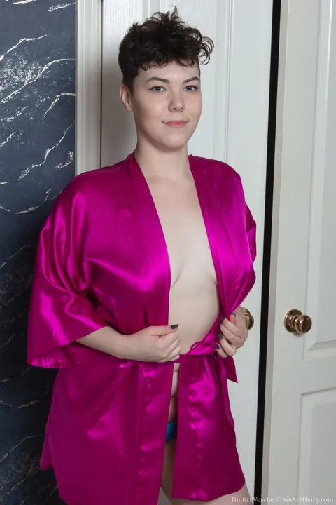 Short-Haired BBW Shows Her Hairy Pussy in the Bathroom – photo 1 of 18