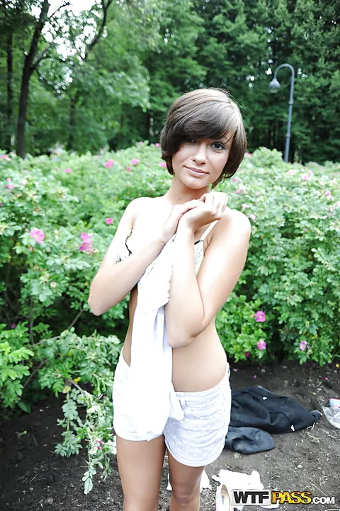 Kimberly Nutter: Tall Brunette Changes Clothes Outdoors in Pantyhose – photo 10 of 16
