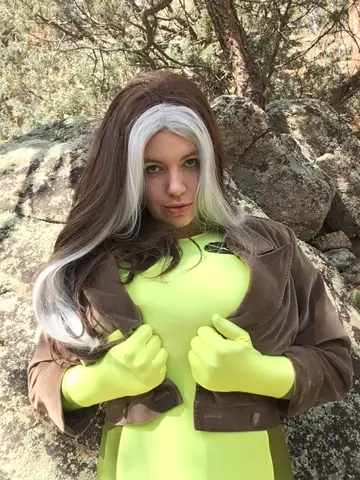 Lovely Lilith – BBW MILF Shows Her Big Tits Outdoors in Costume